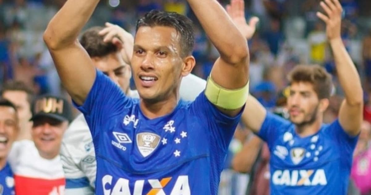 Volante Henrique, ex-Cruzeiro, anuncia aposentadoria do futebol 
