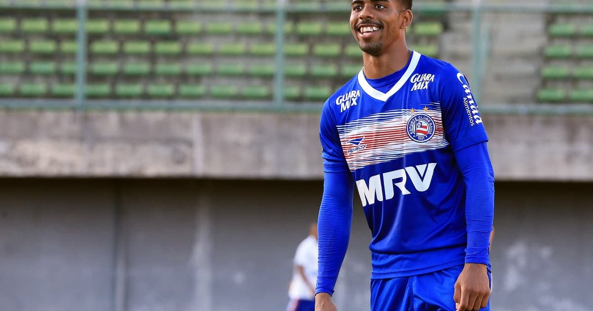 Santos anuncia contratação de lateral Hayner, ex-Bahia