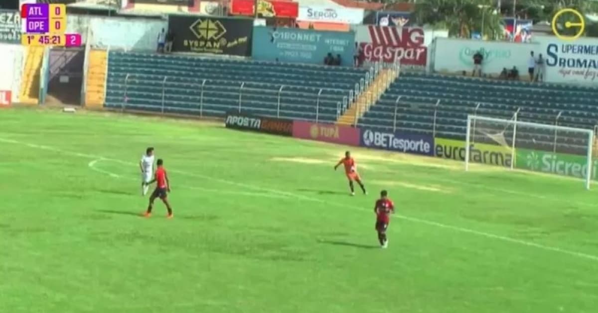 VÍDEO: Goleiro do Atlético-GO faz gol da própria área na Copinha 