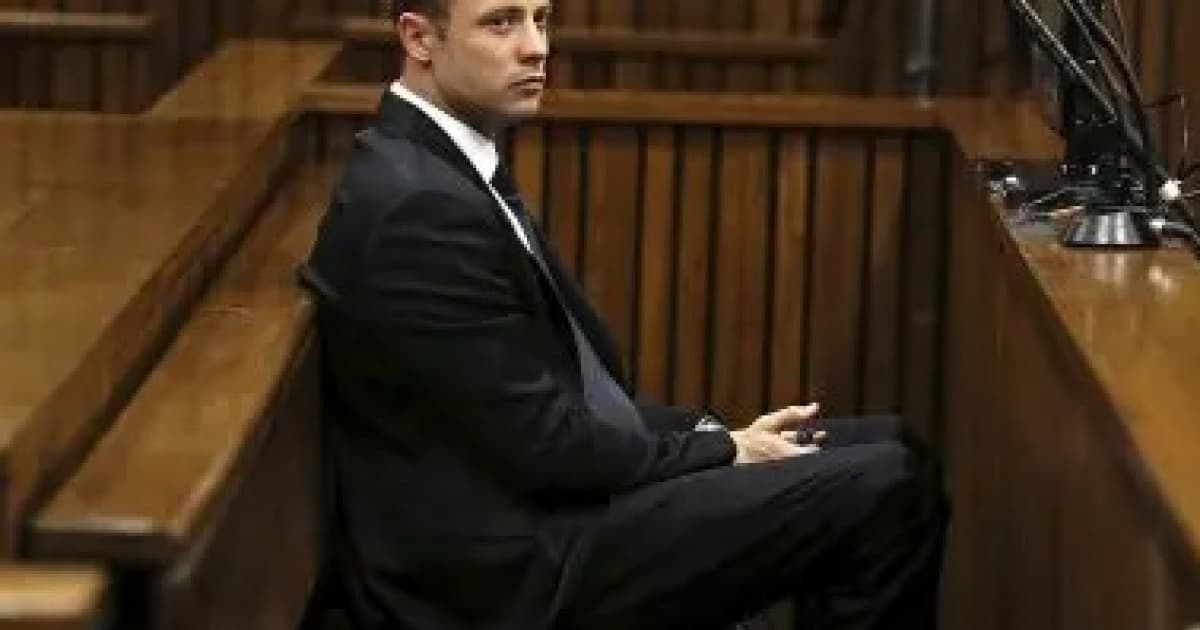 Condenado por matar namorada, Oscar Pistorius deixa prisão em liberdade condicional