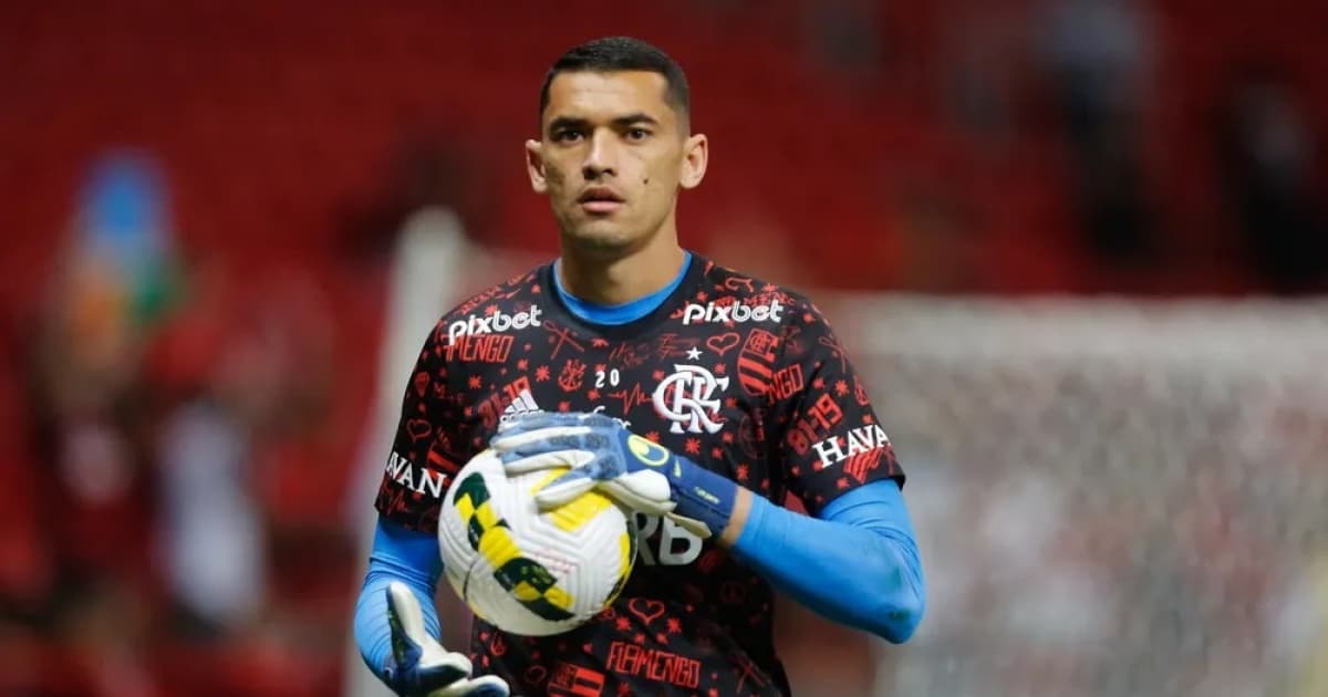 Goleiro Santos assina com o Fortaleza e Flamengo tenta mantê-lo até o final de janeiro; entenda