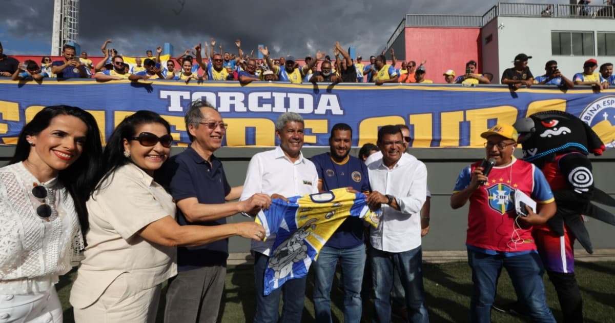 Governador acompanha jogo de abertura do Baianão entre Bahia de Feira e Jacobina na Arena Cajueiro