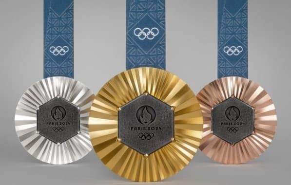 Medalhas olímpicas de Paris terão pedaço original da Torre Eiffel; confira