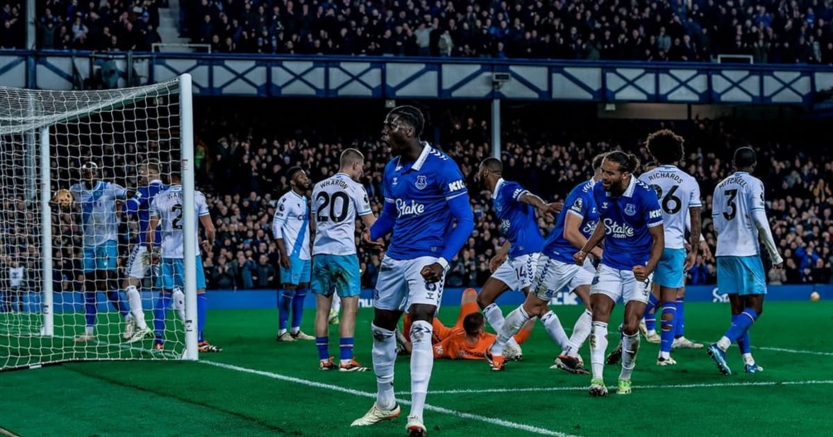 Premier League reduz punição ao Everton por violação de regras financeiras