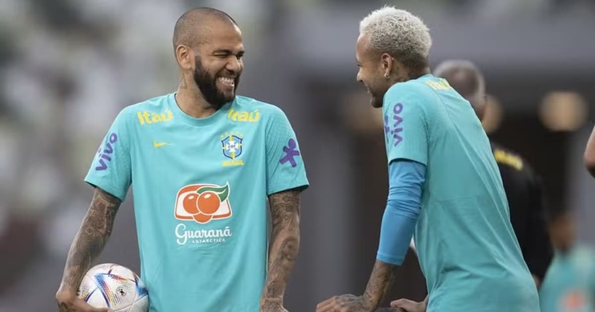 Daniel Alves devolve a Neymar R$ 817 mil usados para diminuir a pena