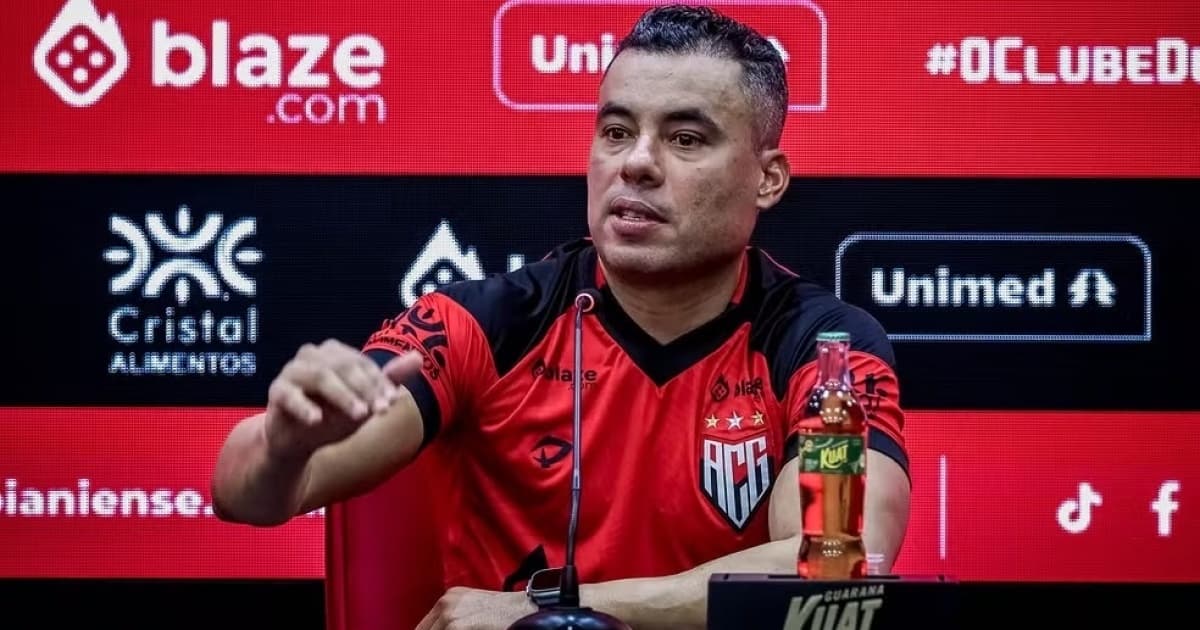 Jair Ventura lamenta ausência de artilheiro do Atlético-GO no duelo contra o Vitória em Salvador