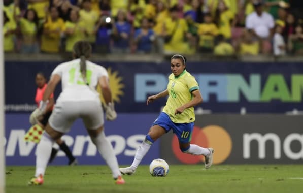 Destaque da goleada sobre a Jamaica, Marta cita brilho nos olhos em defender o Brasil: "Primordial"