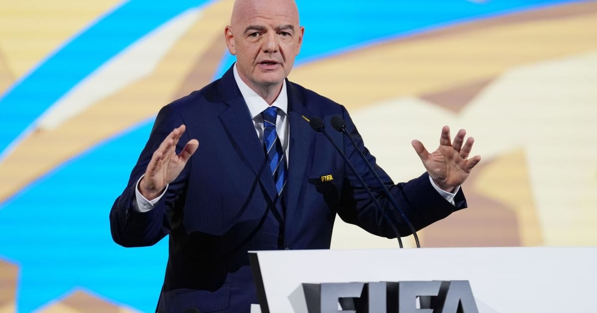 Presidente da FIFA se pronuncia sobre condenação de torcedores racistas; confira