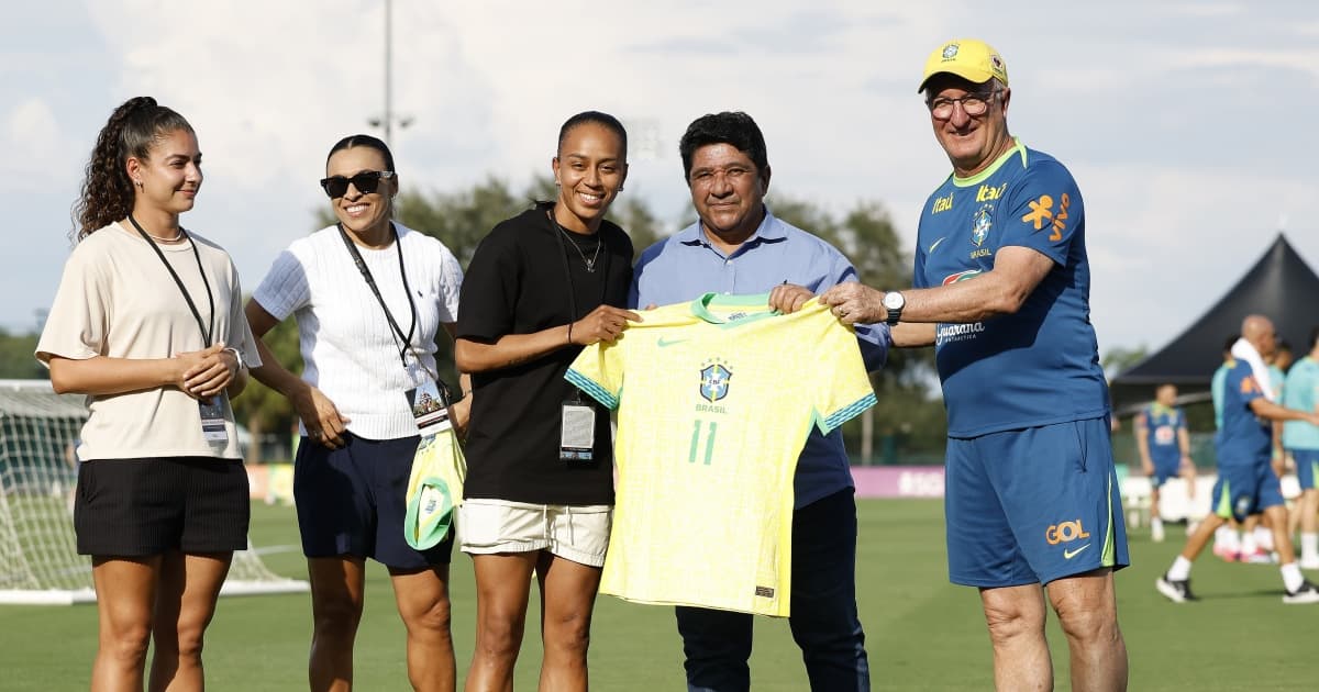 Jogadoras da Seleção Brasileira Feminina acompanham treino de Dorival Jr em Orlando