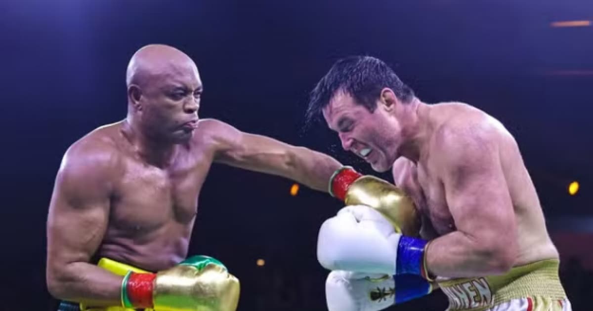 Anderson Silva se emociona após luta de despedida contra Chael Sonnen: "Mistura de emoções"