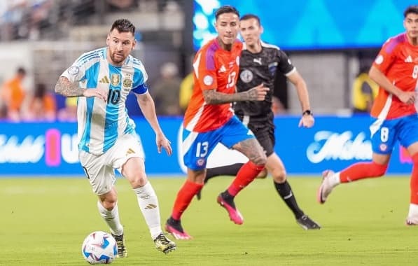 Messi sente a coxa em classificação da Argentina e é dúvida contra o Peru: "Ainda não sei"