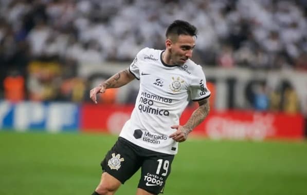 Por atraso no FGTS, Gustavo Mosquito pede rescisão ao Corinthians e não deve mais atuar pelo clube