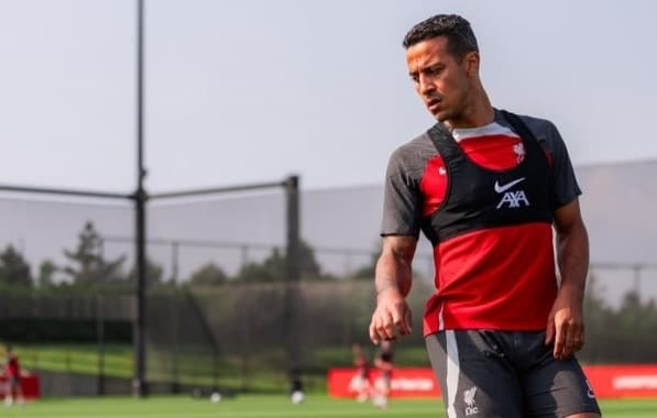 Thiago Alcântara decide se aposentar do futebol, diz jornalista