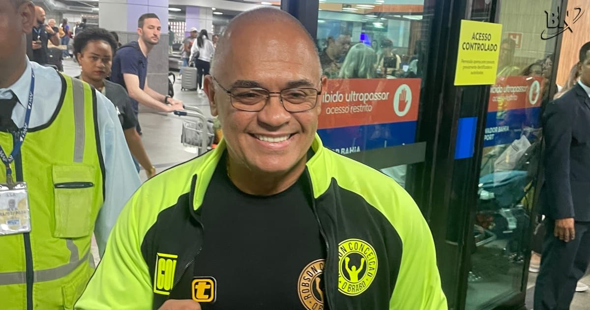 Luiz Dórea concedendo entrevisa no Aeroporto Internacional de Salvador