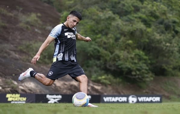 Thiago Almada revela grande desejo por títulos em coletiva de apresentação no Botafogo