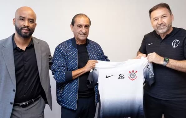 Corinthians anuncia Ramón Díaz como novo treinador do clube