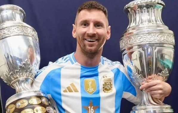 Messi ultrapassa Daniel Alves e se torna maior campeão do futebol