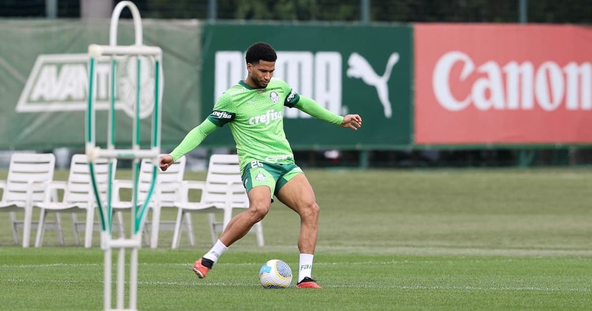 Zagueiro murilo durante treinamento