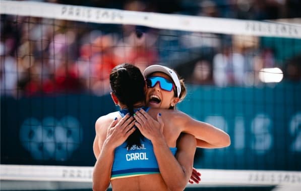 Paris-2024: Carol e Bárbara vencem dupla da Lituânia no vôlei de praia