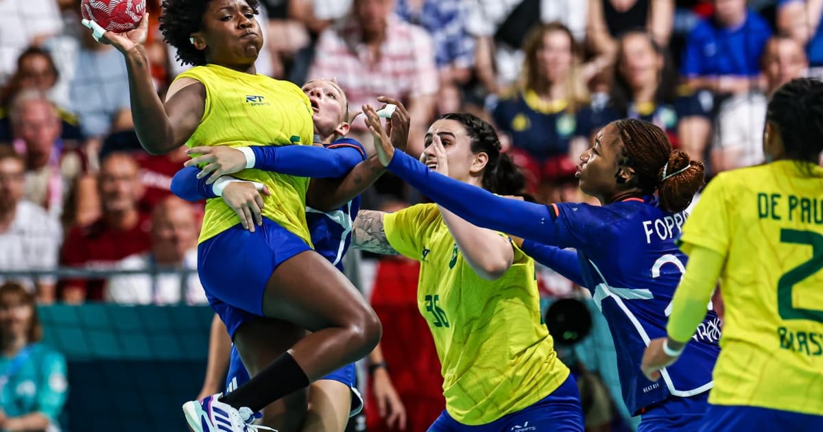 Brasil e França se enfrentando pelo Handebol Feminino nas Olimpíadas de Paris