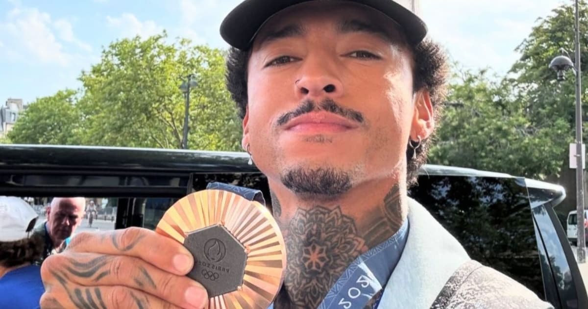 Nyjah Houston com medalha de bronze nas Olímpiadas de Paris