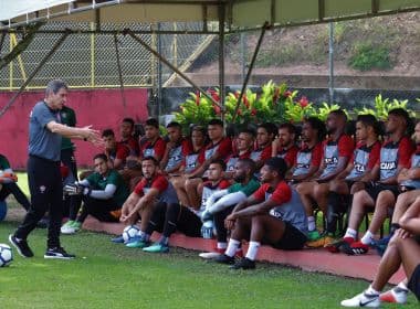 Com ajustes em treino tático, Vitória encerra preparação para pegar o Palmeiras
