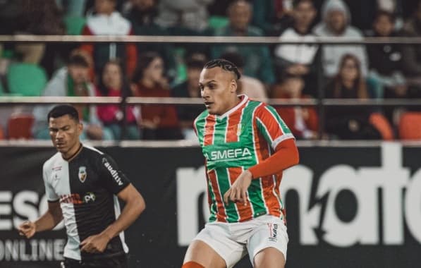 Vitória acerta contratação do atacante Léo Jabá, ex-Corinthians e Vasco 