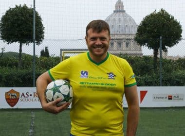 Em Copa do Mundo organizada pelo Vaticano, seleção tem sacerdote chamado Neimar