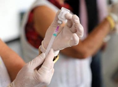 Governo já planeja fracionar vacina de febre amarela; validade cairia para 1 ano