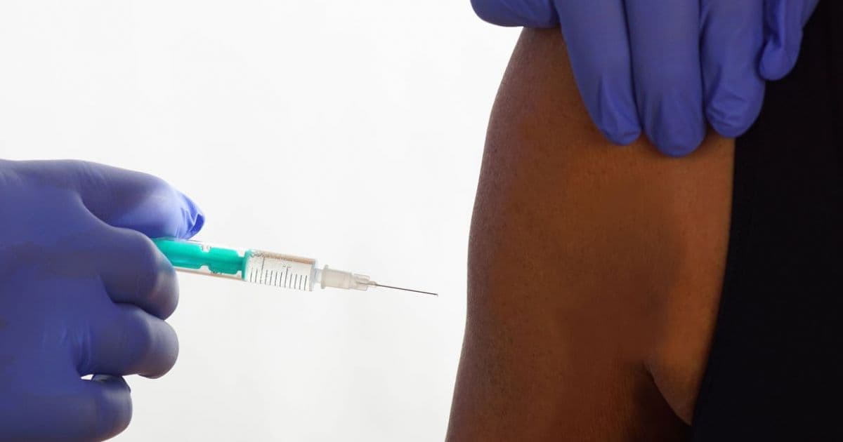 Governo dá aval para compra de vacinas contra Covid-19 por empresas privadas