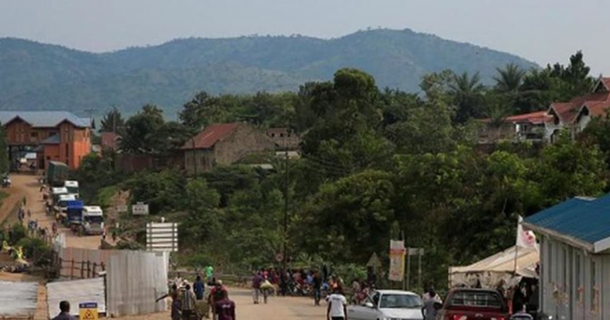 Grupo ligado ao Estado Islâmico mata 37 em ataque a escola em Uganda