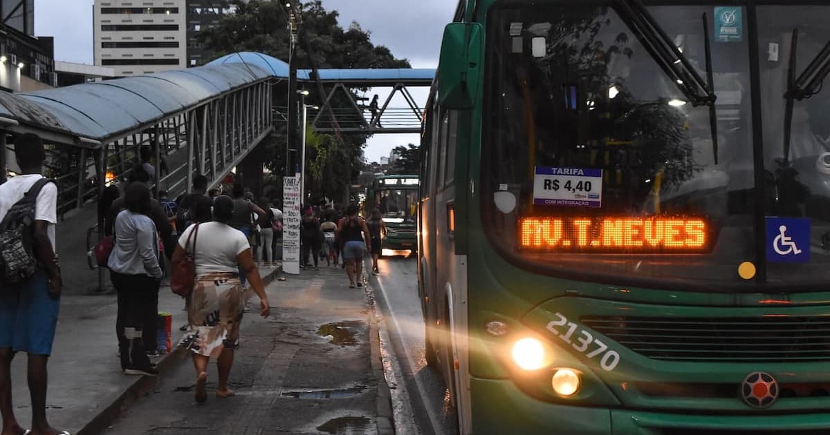 Ônibus urbanos perdem quase metade dos passageiros em uma década