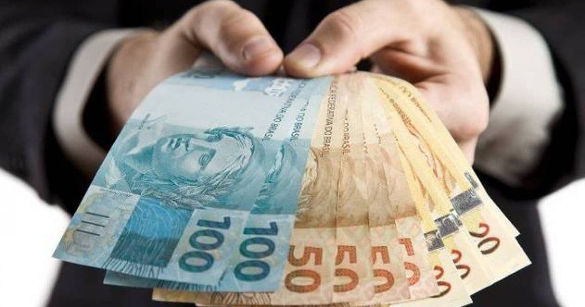 Proposta prevista por Bolsonaro para renovar cédulas de R$ 100 segue parada