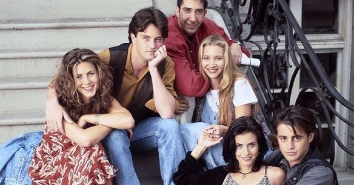 Jennifer Aniston diz que desenvolve novo projeto com elenco de 'Friends'