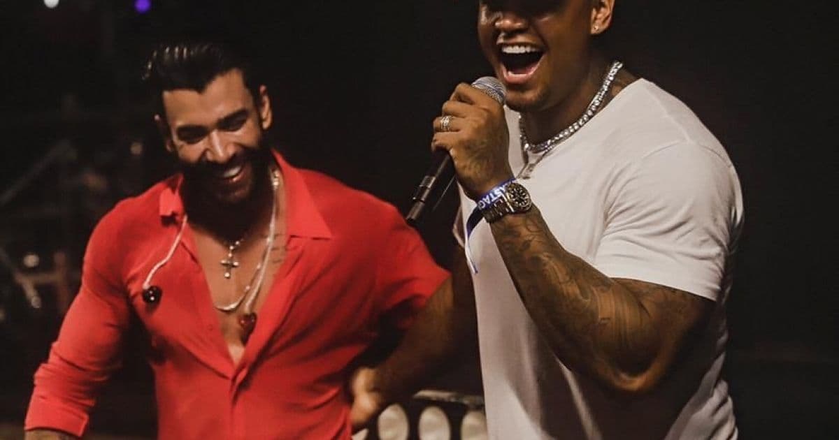 Gusttavo Lima canta com Léo Santana em 1° noite de festa do Réveillon Praia do Forte