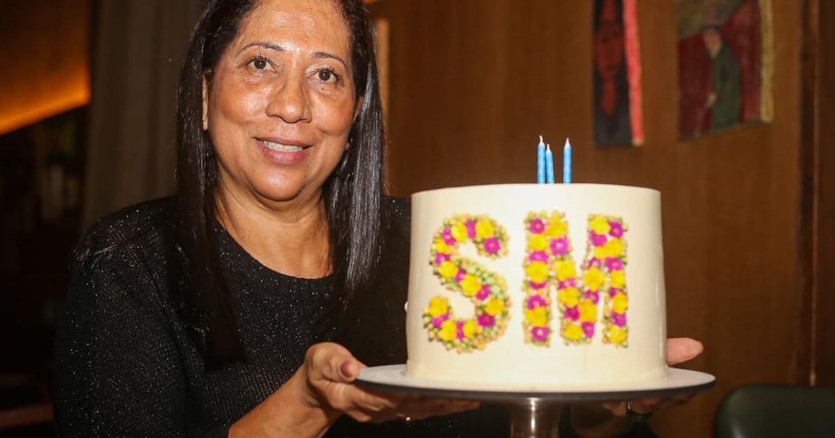 Empresária Sônia Mara comemora aniversário com amigos no Fasano