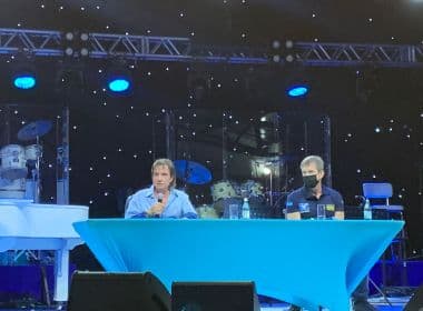 Durante coletiva em Praia do Forte, Roberto Carlos cita desejo de gravar com Michael Bublé