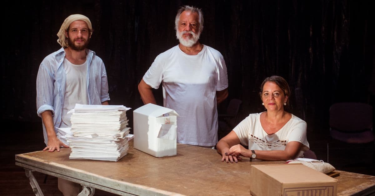 Espetáculo 'Do Outro Lado do Mar' ganha versão presencial no palco do Teatro Vila Velha