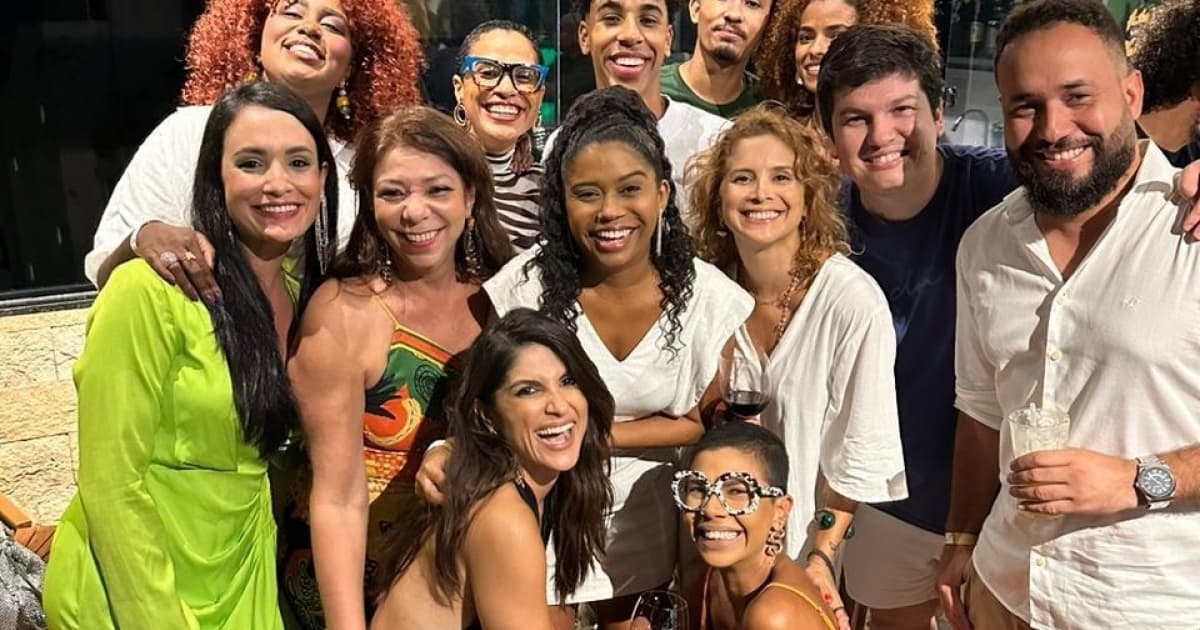 Após receber homenagem e festa surpresa, Pâmela Lucciola celebra aniversário com os amigos no Canto Hotel