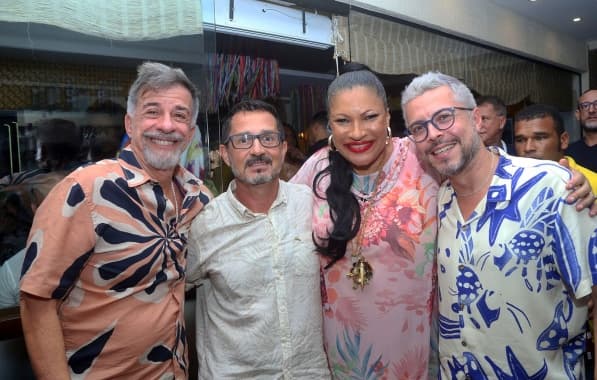 “Bye Bye Verão”: Feijoada beneficente de Marta Góes lota restaurante em Salvador