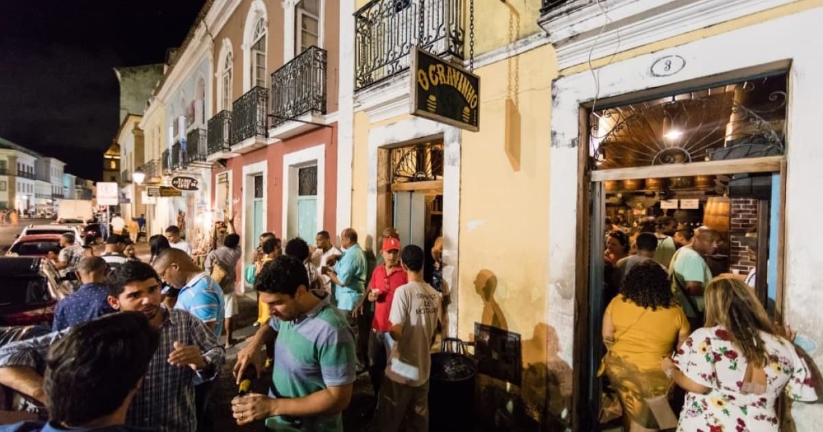 Vida noturna no Pelourinho: Confira lugares para aproveitar a noite em um dos bairros históricos de Salvador 