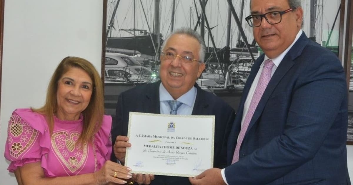 Francisco Catelino é agraciado com Medalha Thomé de Souza na Câmara de Salvador
