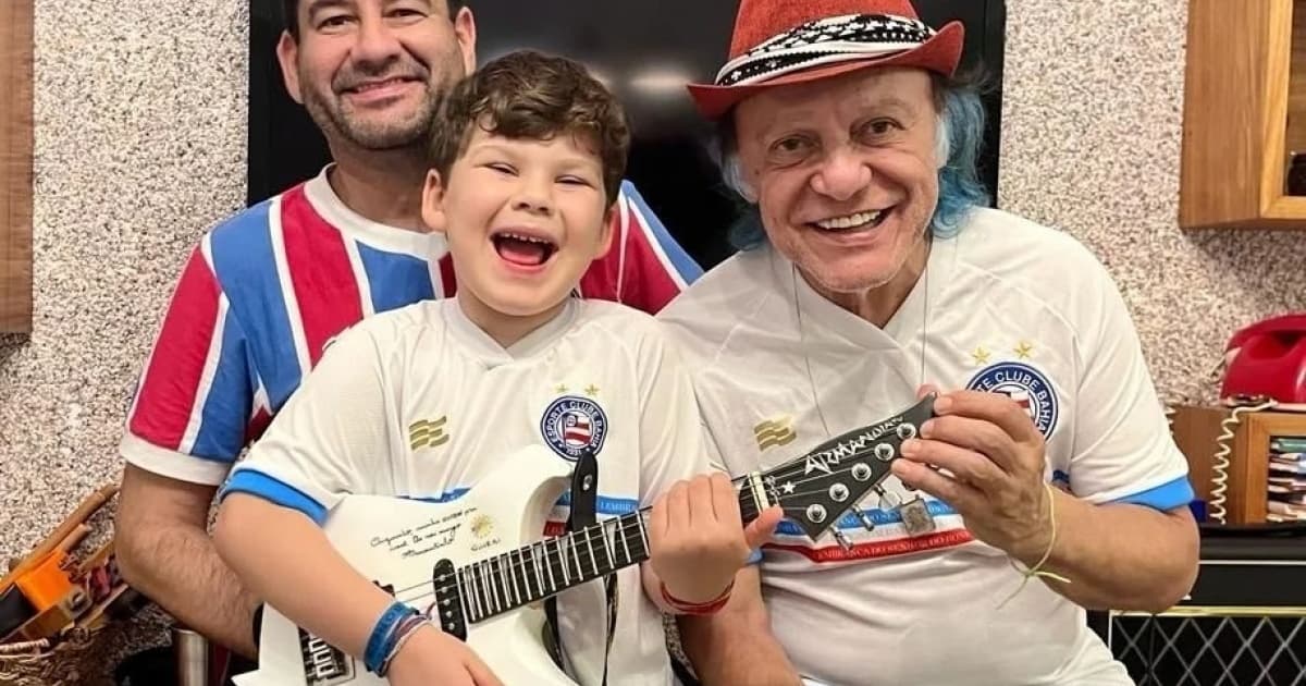 Armandinho Macedo surpreende fã mirim com guitarra autografada; saiba mais