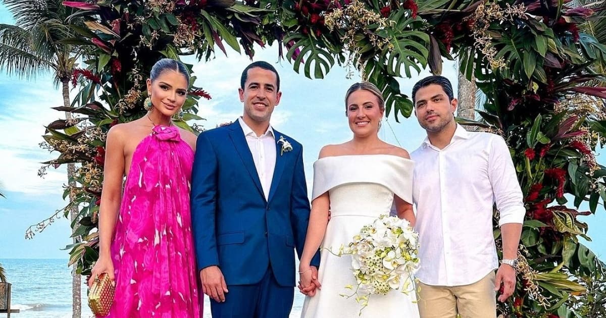 De férias na Bahia com a família, Thássia Naves prestigia casamento dos amigos 