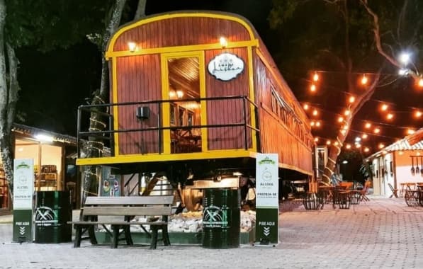 Vagão de trem atrai moradores e turistas à Bahia e proporciona nova experiência gastronômica