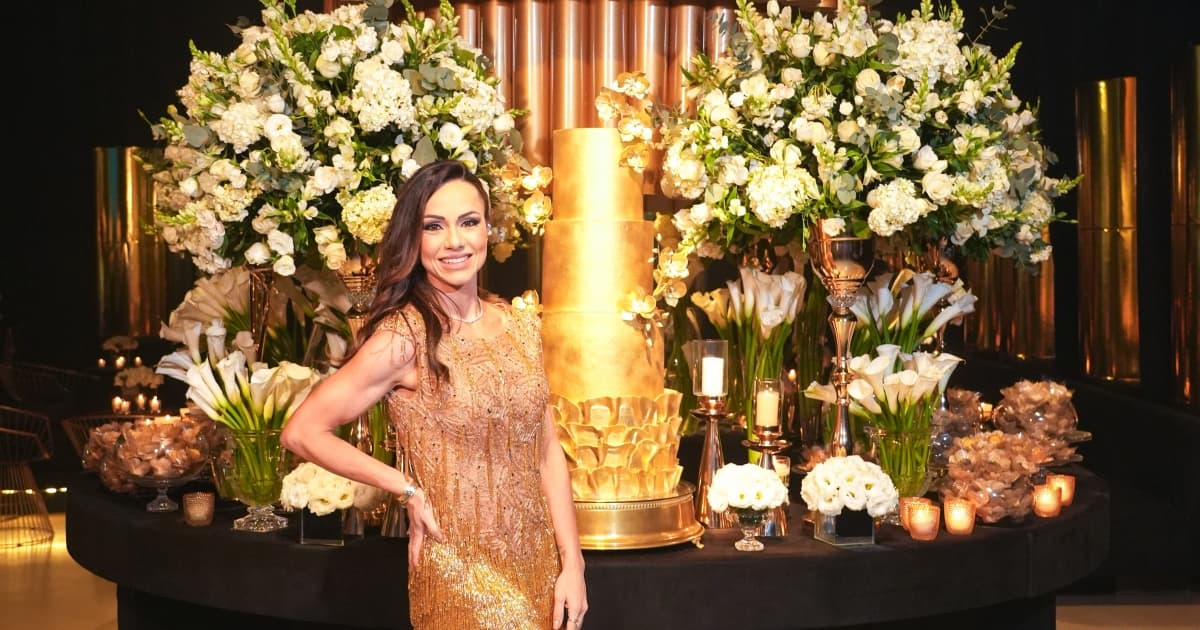 Fernanda Landeiro celebra aniversário de 40 anos com show da banda É o Tchan; confira fotos