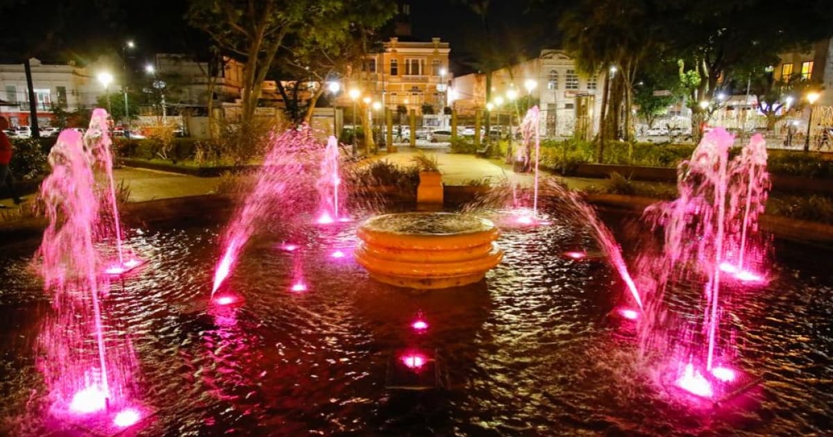 Celebrando o Outubro Rosa, equipamentos de Salvador recebem iluminação especial