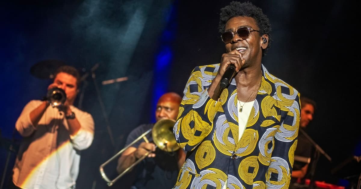 Seu Jorge agita público de Salvador com apresentação na Concha Acústica do TCA; confira cliques 