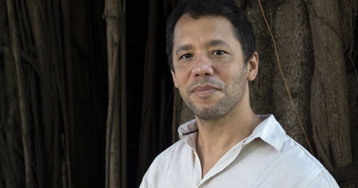 Autor de “Torto Arado”, Itamar Vieira Júnior lança “Salvar o Fogo” em Salvador