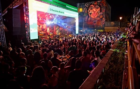 Tradição do verão baiano, Benção do Olodum agita público no Largo da Tieta; confira quem esteve